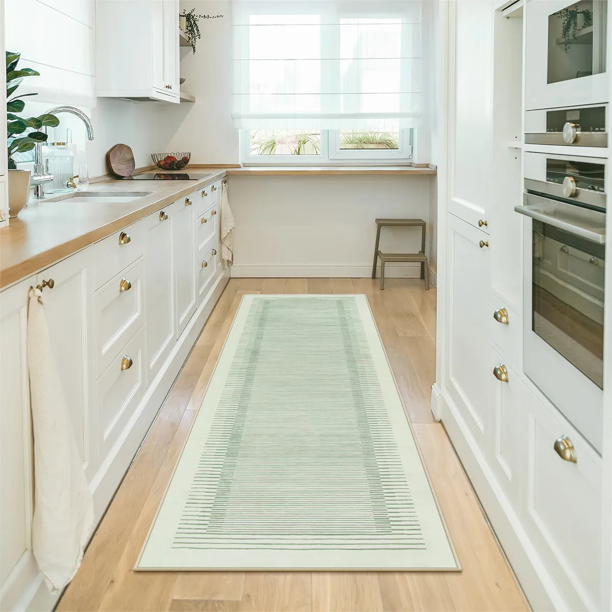 Linea Washable Modern Minimalist Line Green Runner Rug Rugs Lahome 2.5' x 8'