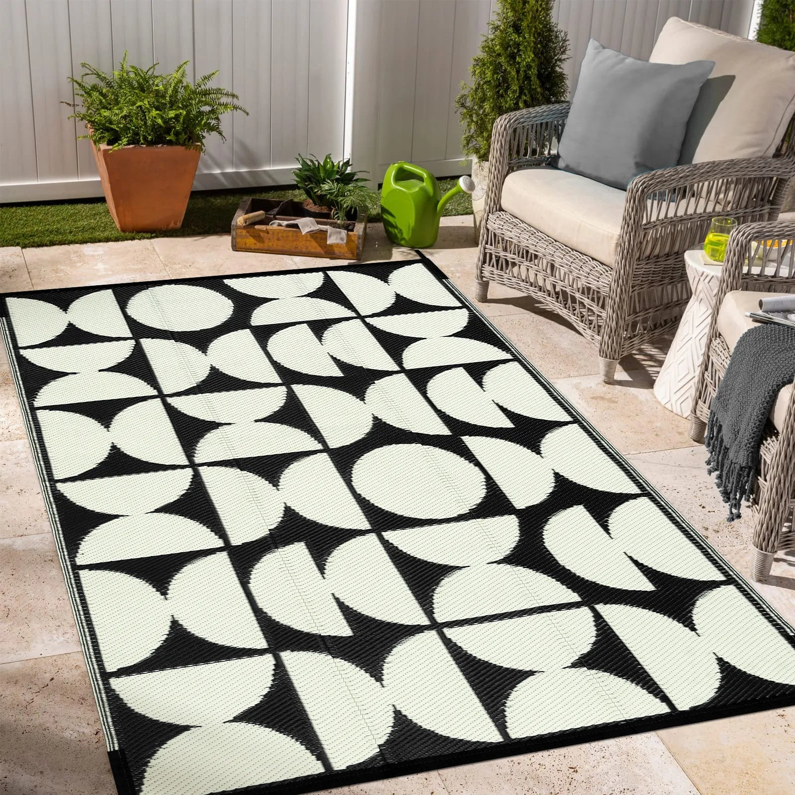 Isaline Boho Waterproof Reversible Black Indoor/Outdoor Rug Rugs Lahome