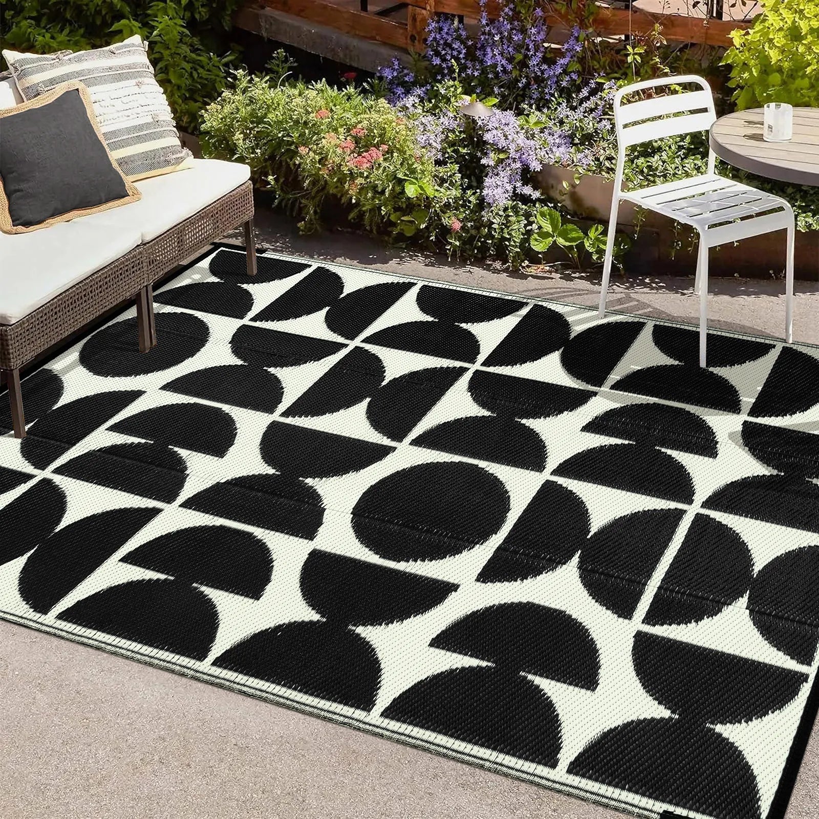 Isaline Boho Waterproof Reversible Black Indoor/Outdoor Rug Rugs Lahome