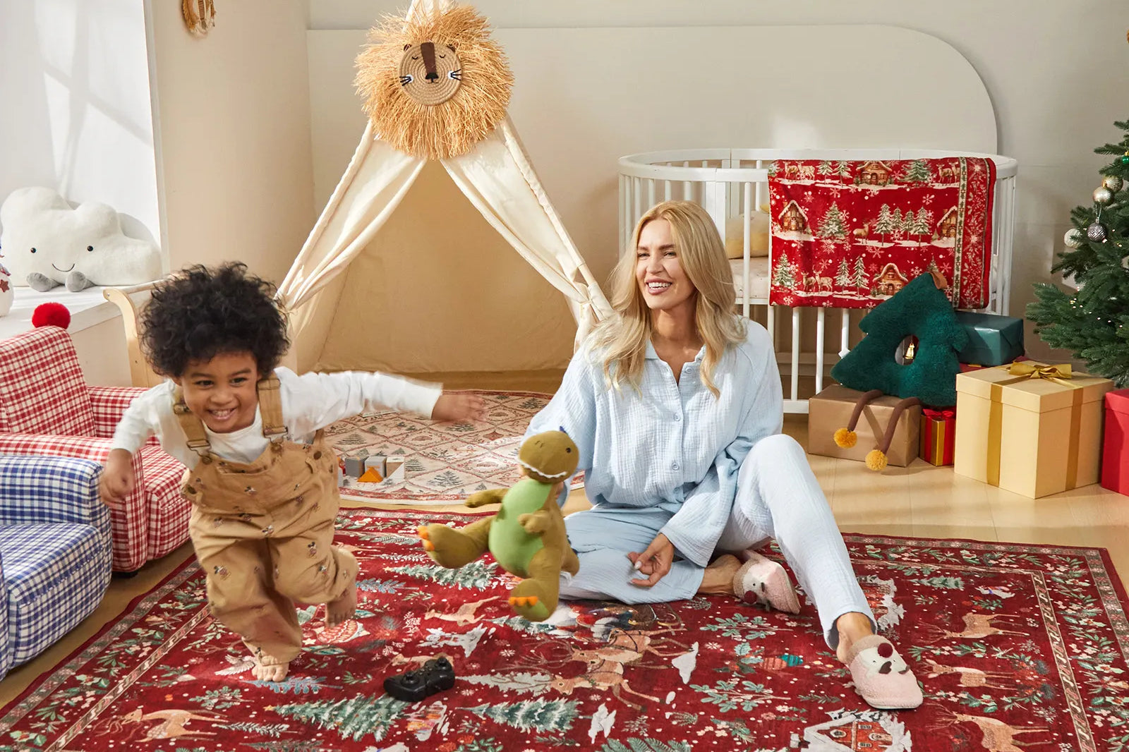 Olivier Christmas Washable Tree and Santa Red Rug Area Rugs Lahome
