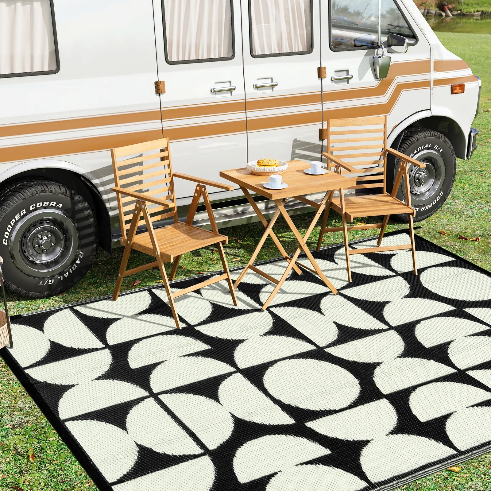 Isaline Boho Waterproof Reversible Black Indoor/Outdoor Rug Rugs Lahome