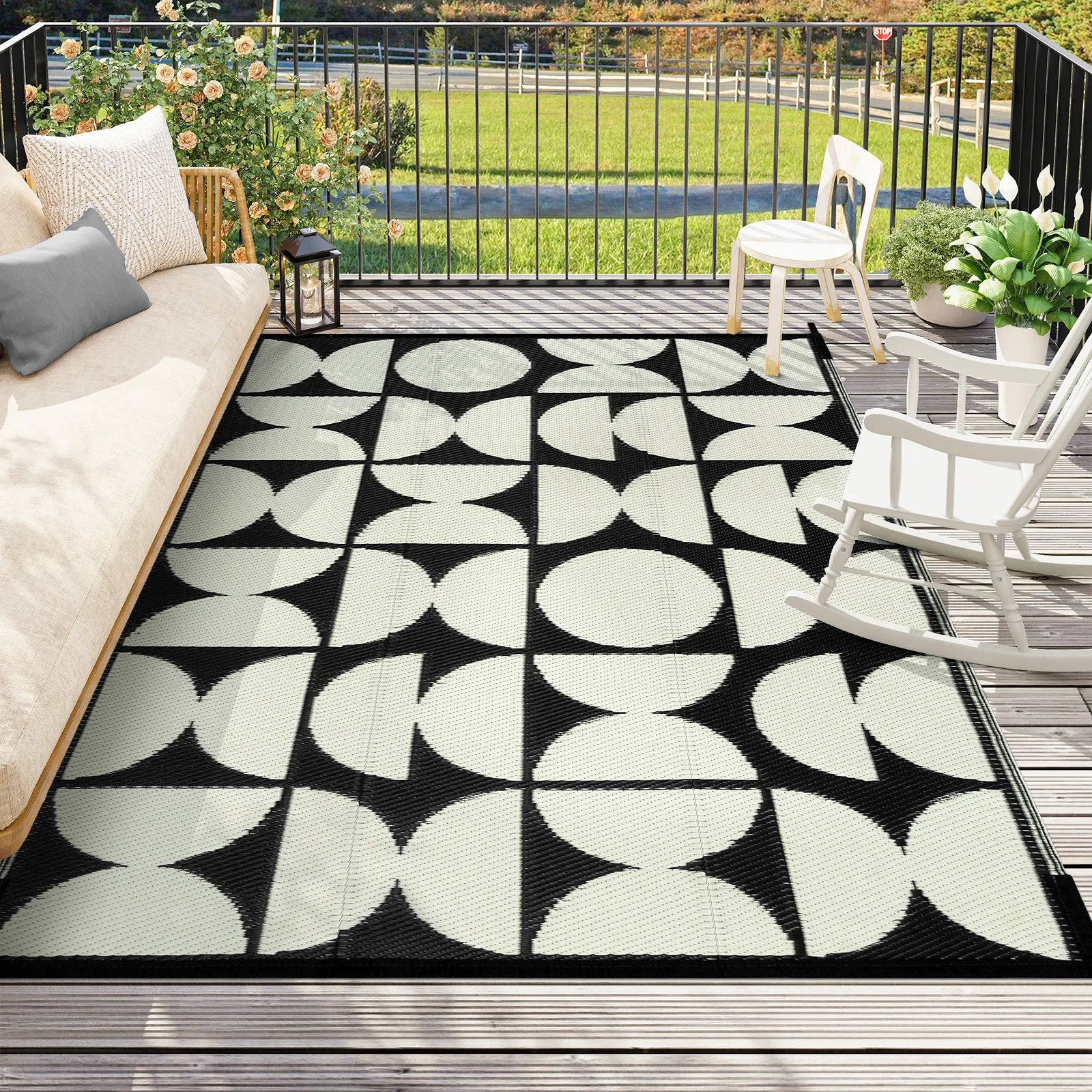 Isaline Boho Waterproof Reversible Black Indoor/Outdoor Rug Rugs Lahome