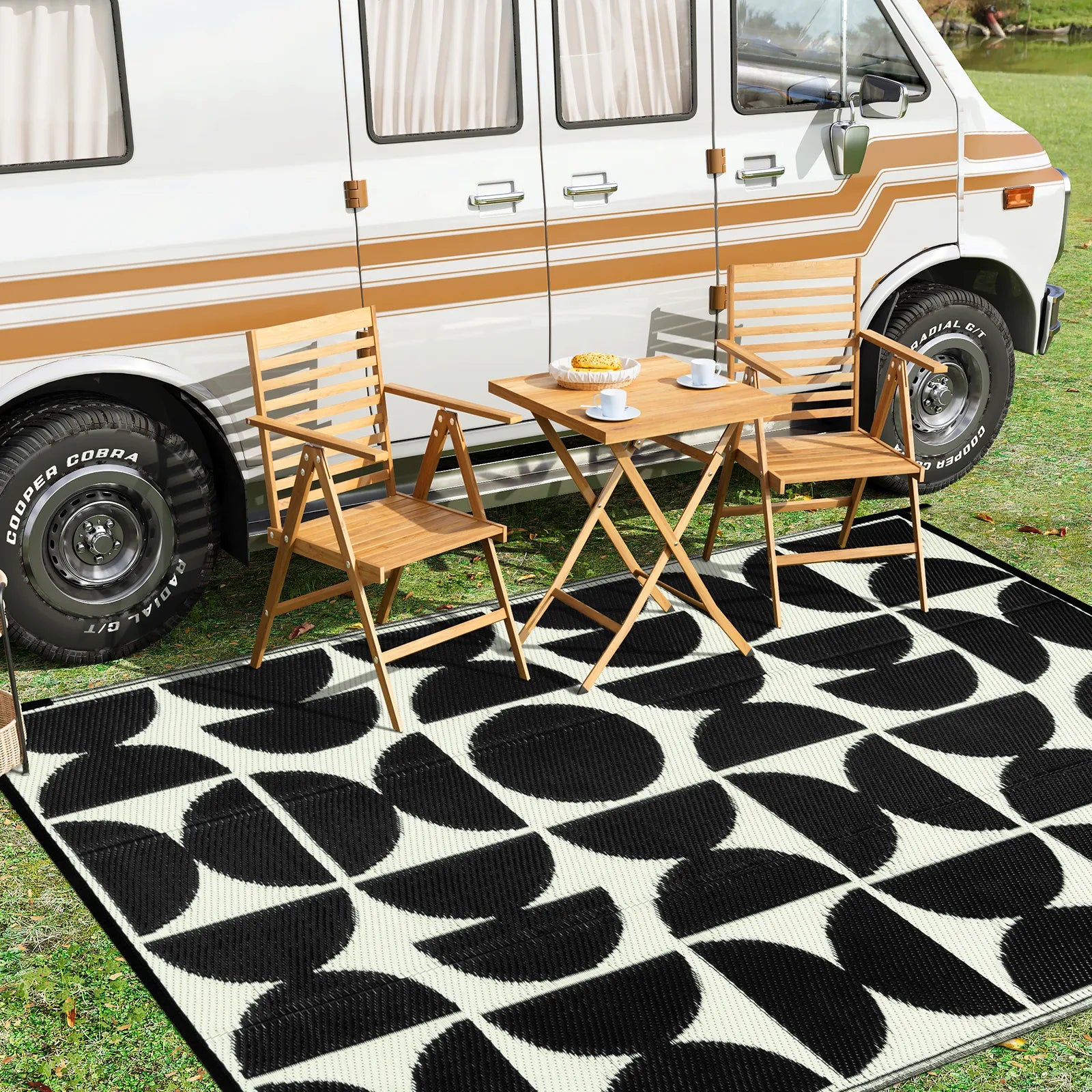 Isaline Boho Waterproof Reversible Black Indoor/Outdoor Rug Rugs Lahome