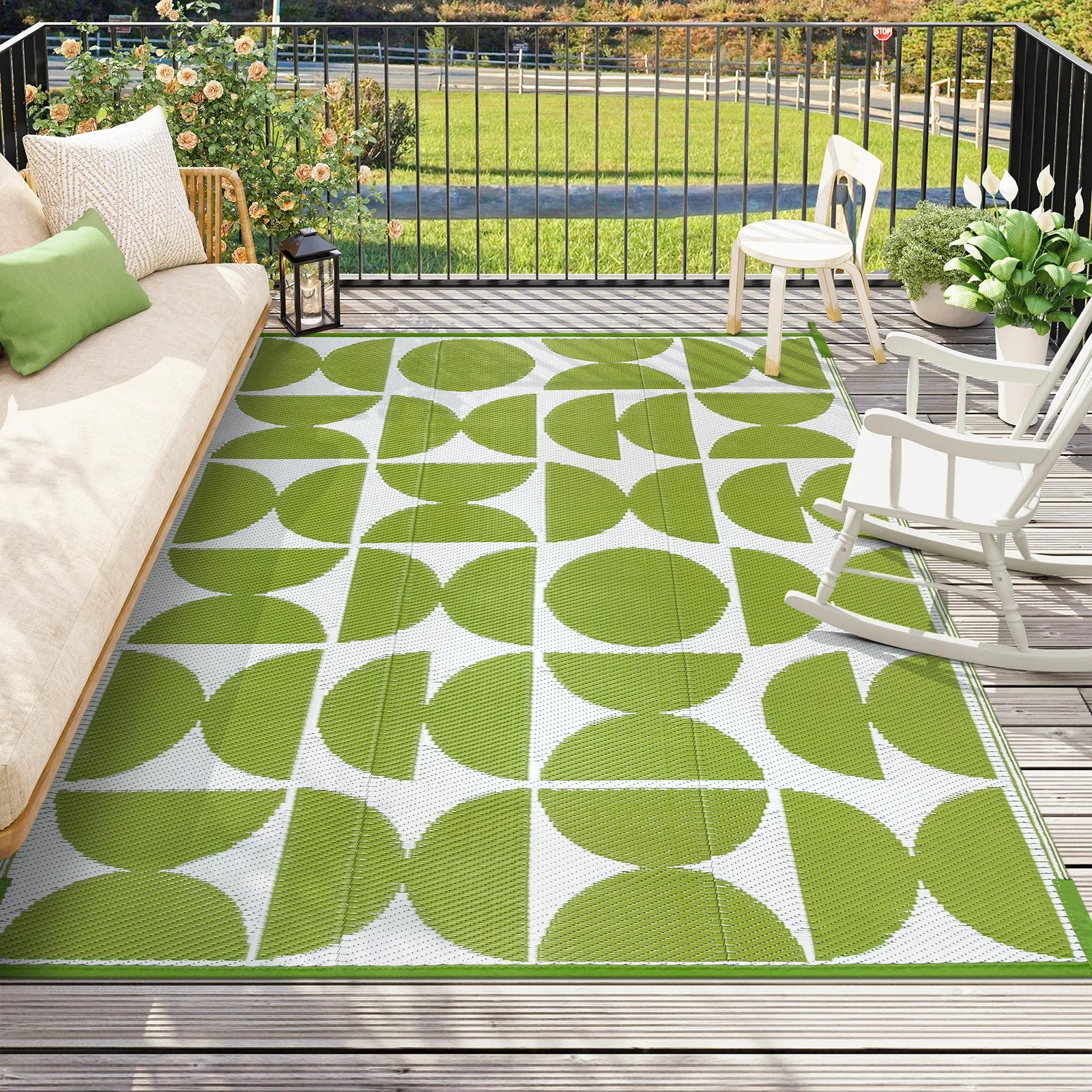 Isaline Boho Waterproof Reversible Green Indoor/Outdoor Rug Rugs Lahome 5' x 8'