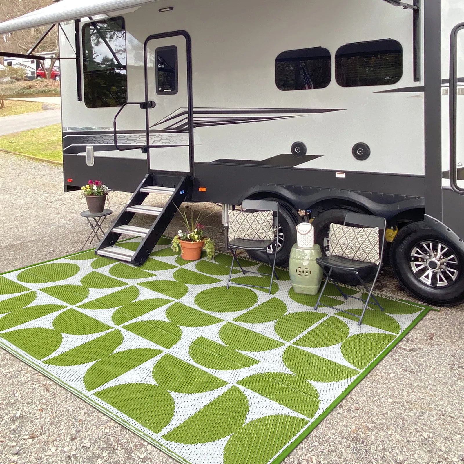 Isaline Boho Waterproof Reversible Green Indoor/Outdoor Rug Rugs Lahome