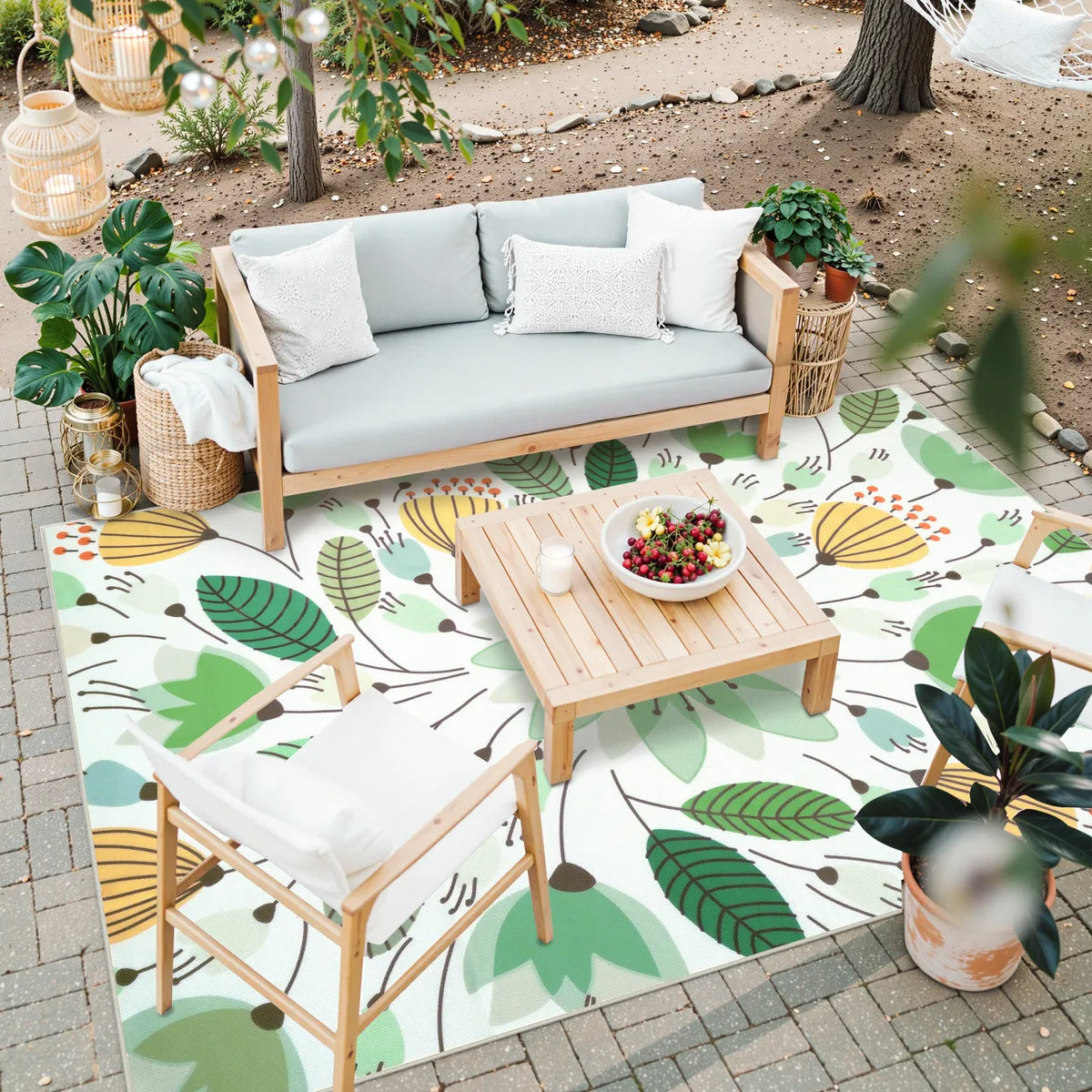 Soleil Washable Floral Light Green Indoor Indoor/Outdoor Rug Outdoor Rugs Lahome