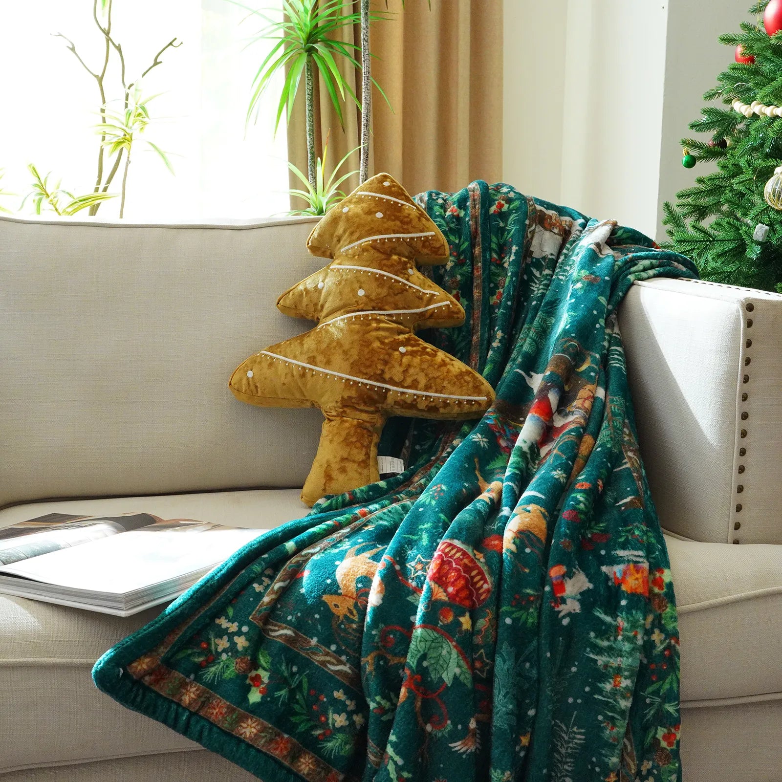 Antoine Christmas Golden Tree Plush Pillow Pillow Lahome