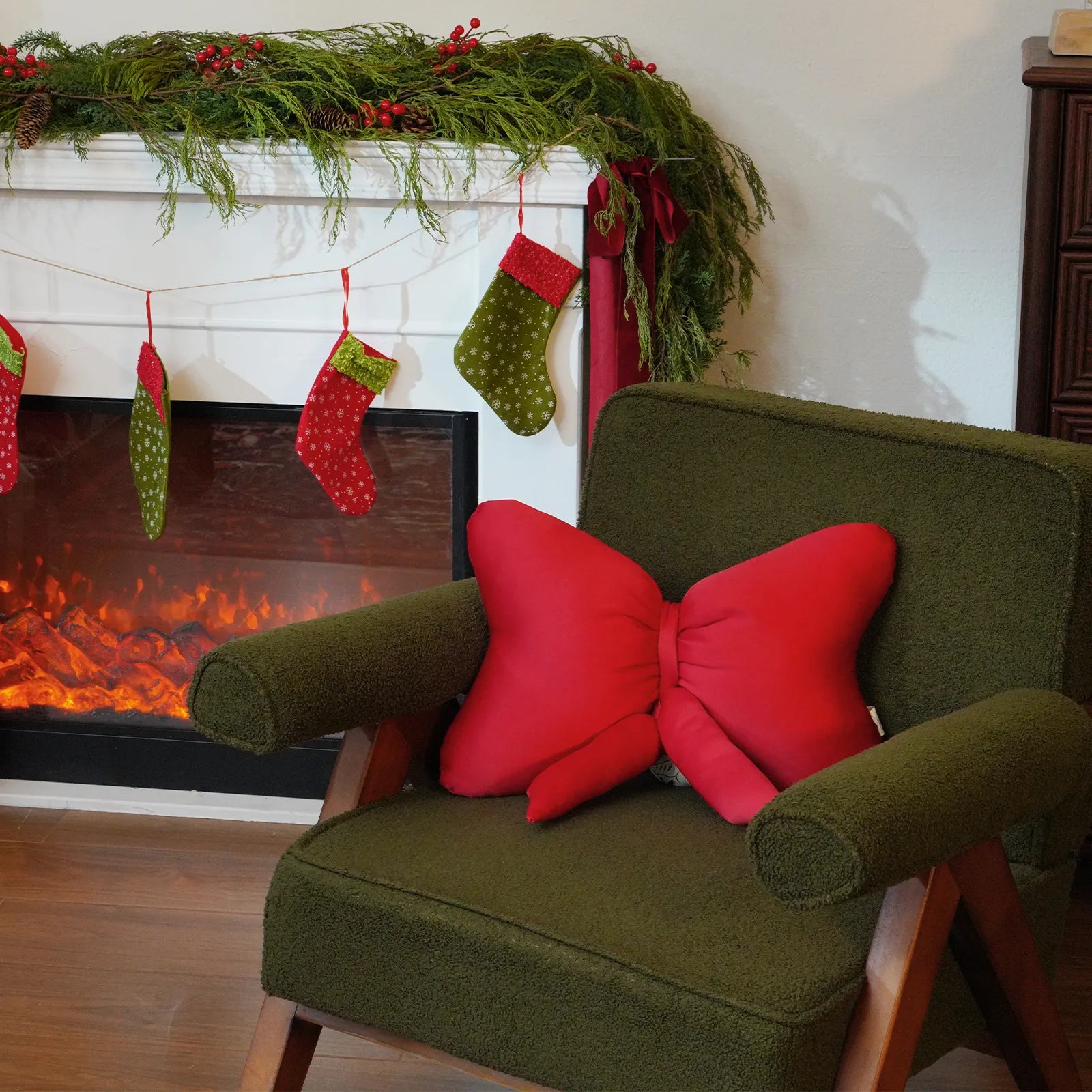 Jacques Christmas Elegant Bow Red Pillow Pillow Lahome