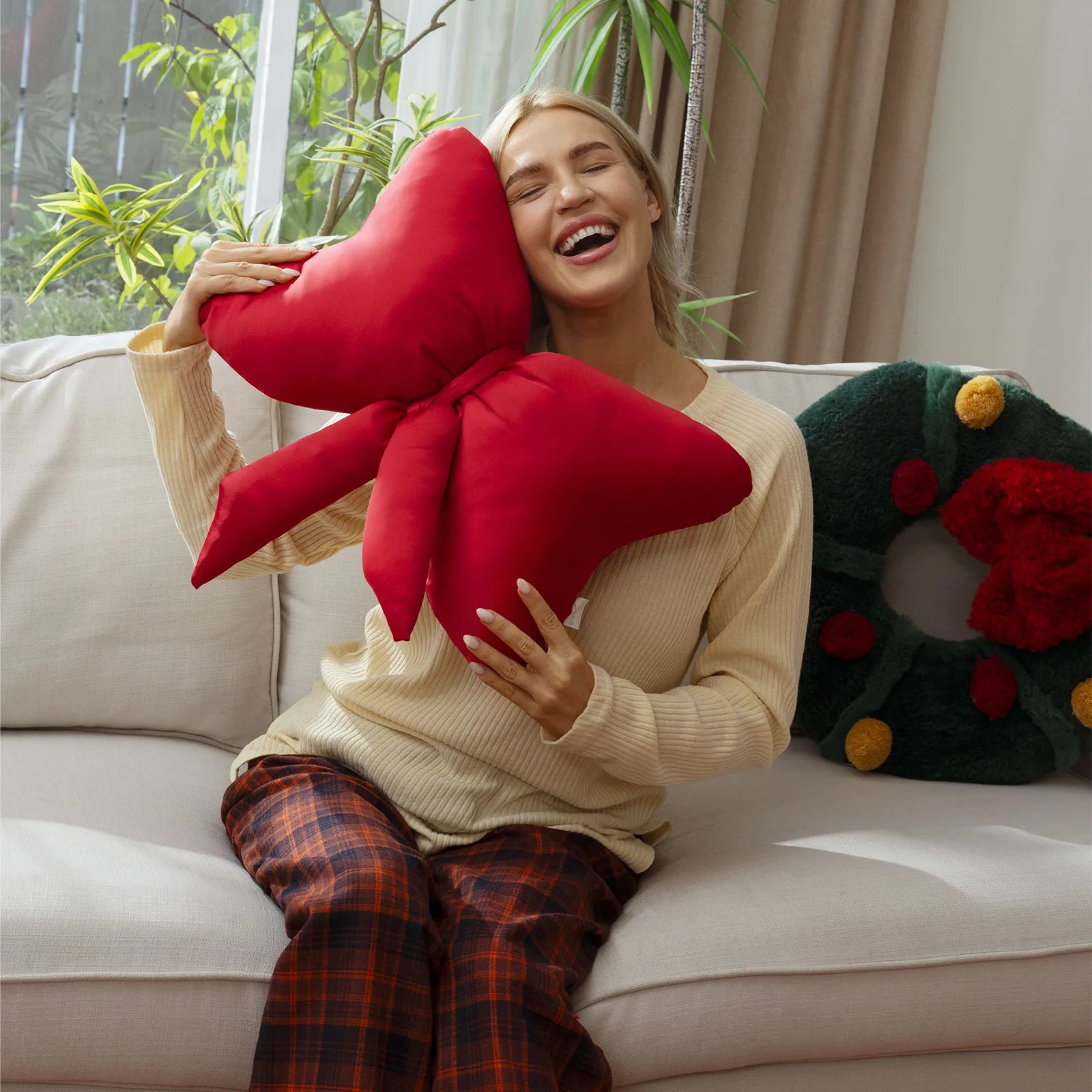 Jacques Christmas Elegant Bow Red Pillow Pillow Lahome