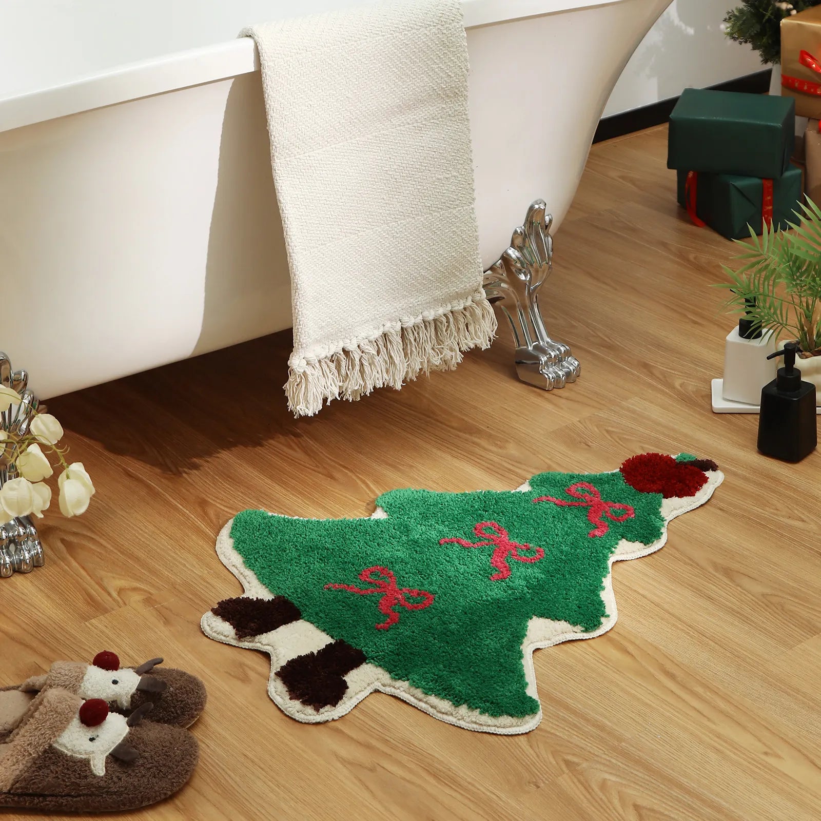 Norbert Christmas Washable Tree Shaped Green Bathmat Bathmat Lahome 2' x 2.5'