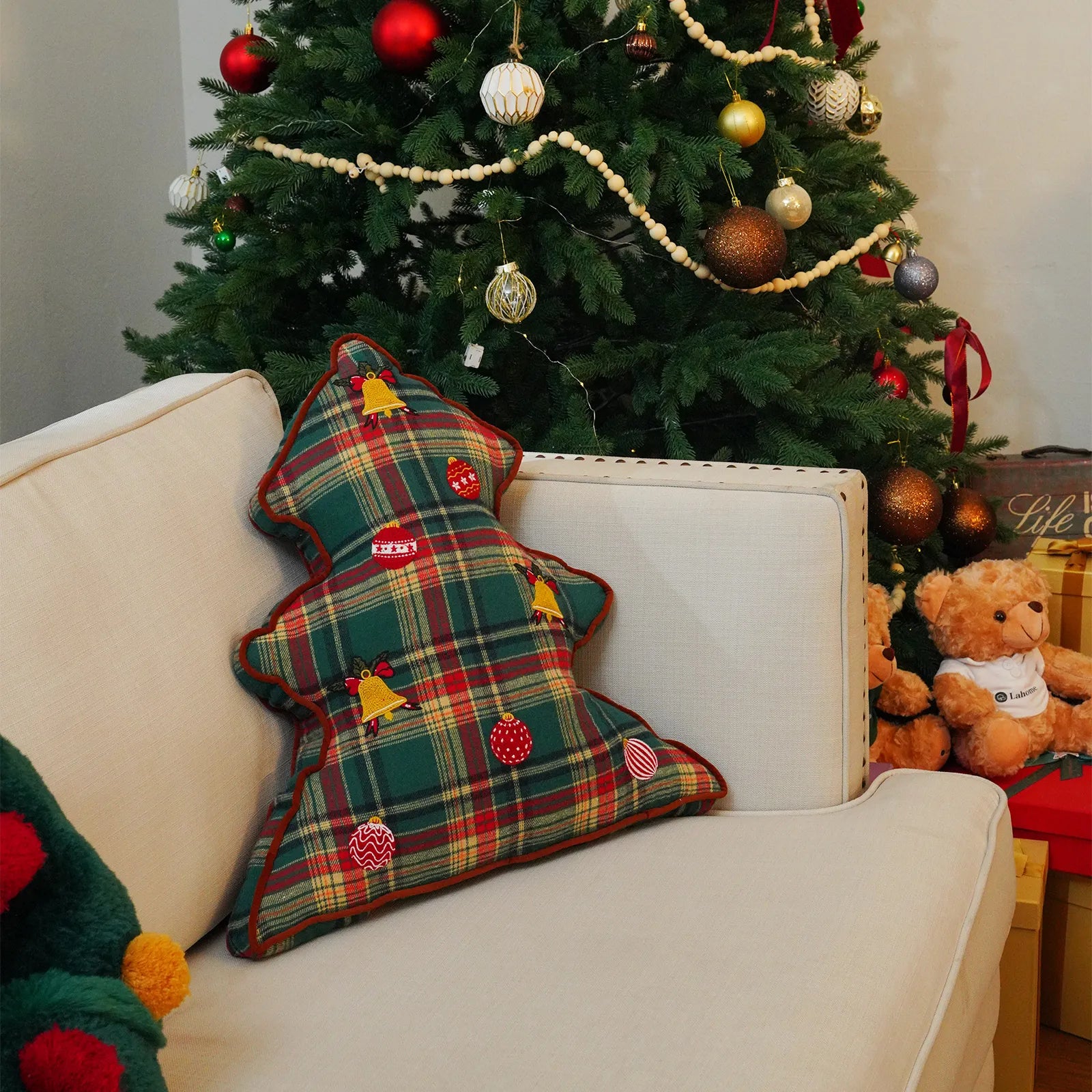 Ophelie Christmas Tree Red & Green Plush Pillow Pillow Lahome