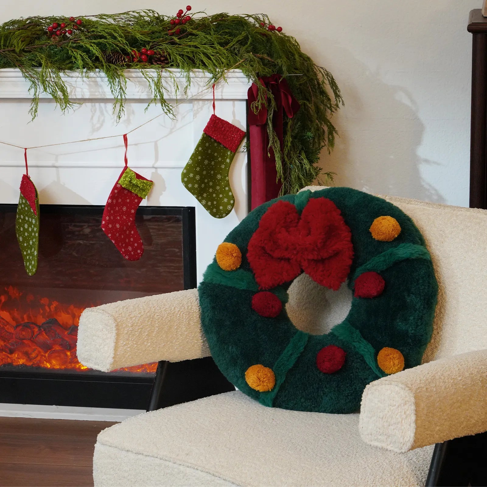 Ulysse Christmas Wreath Plush Pillow Pillow Lahome