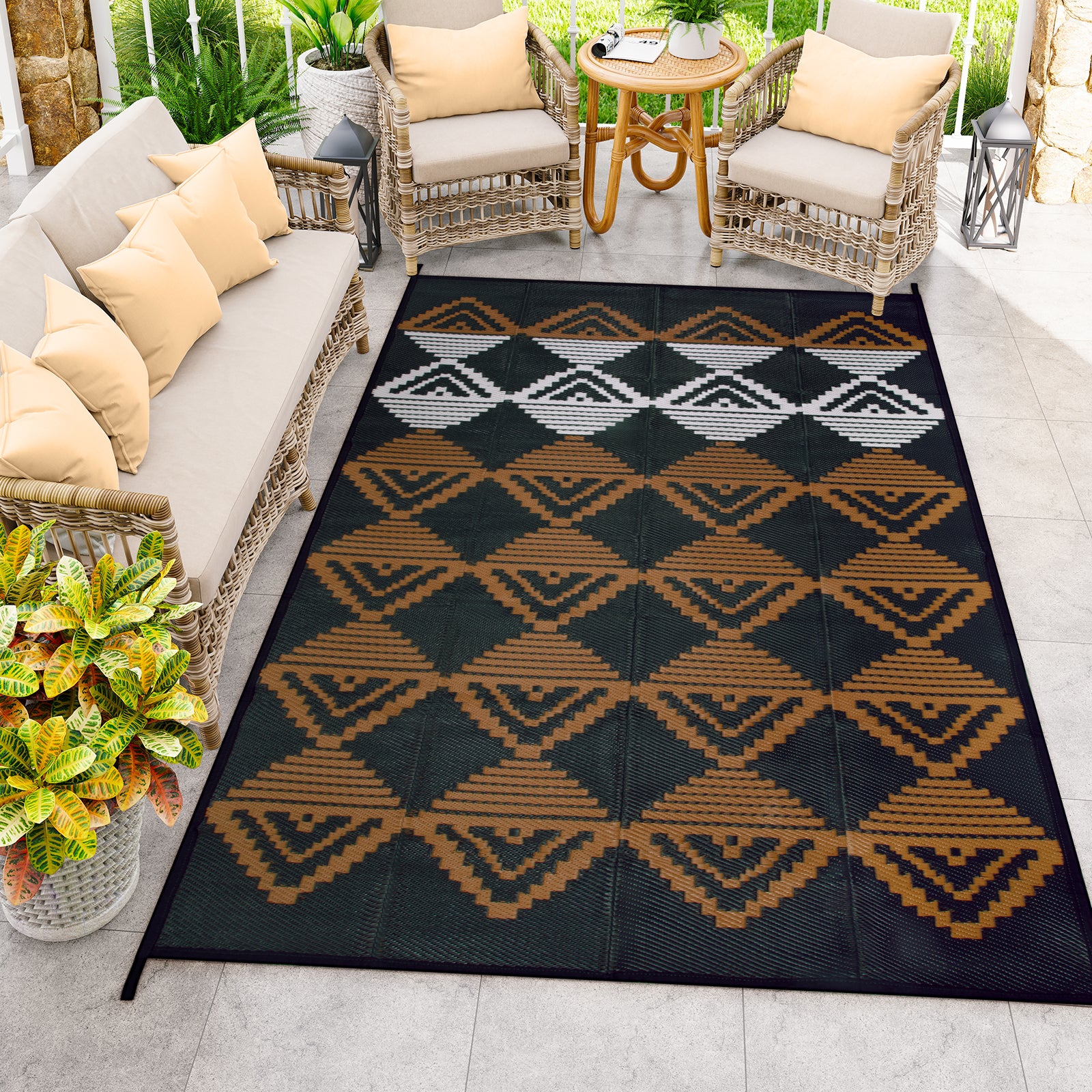 Hexa Modern Geometric Reversible Brown Outdoor Rug Outdoor Rugs Lahome 6' x 9'