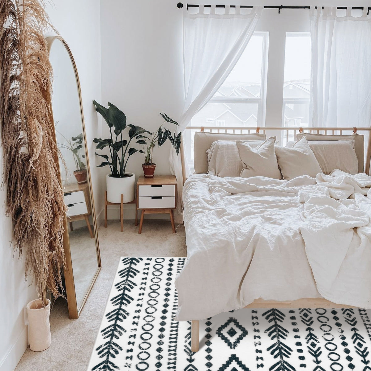 Varena Washable Modern Rustic Farmhouse Moroccan Tribal White/Black Rug Area Rugs Lahome