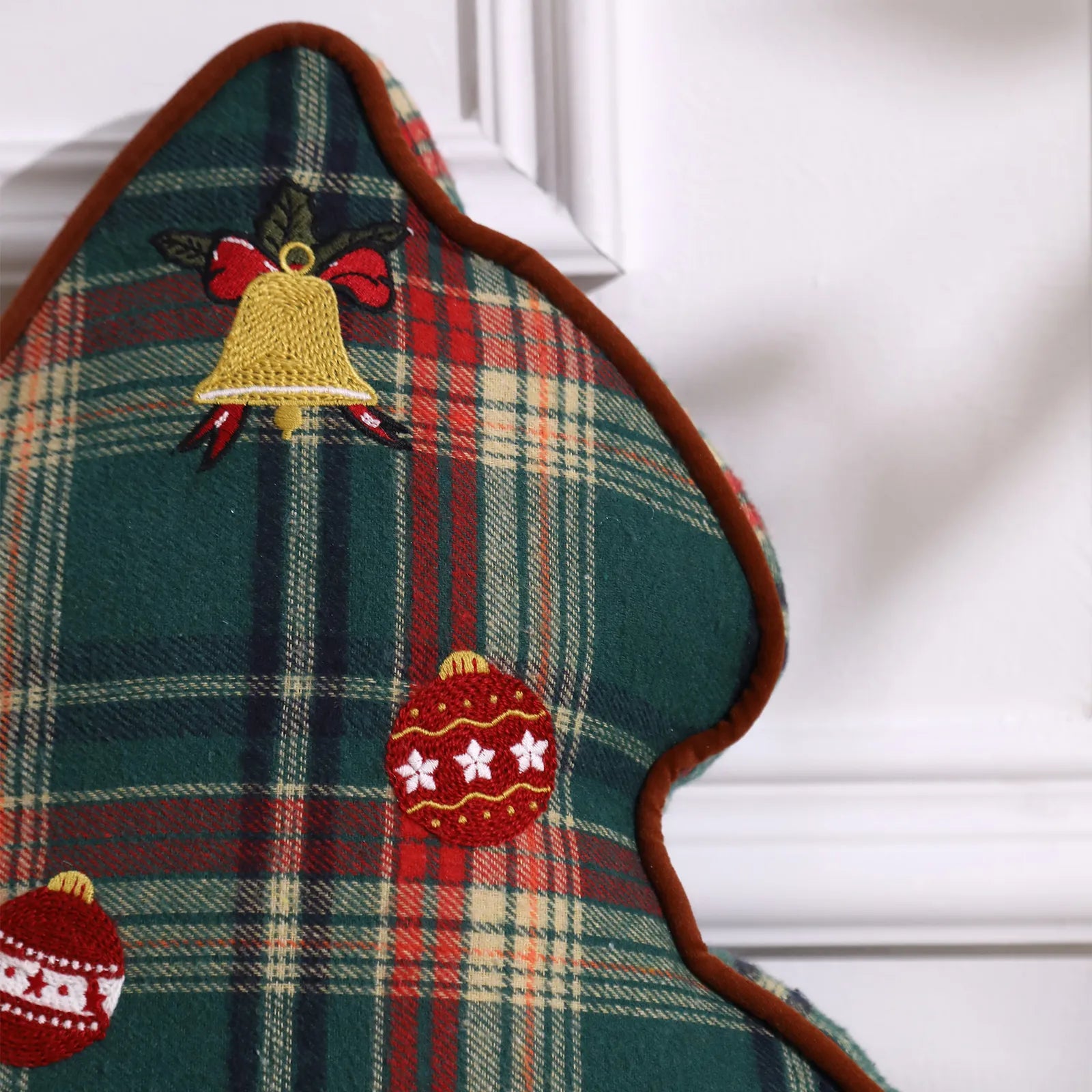 Ophelie Christmas Tree Red & Green Plush Pillow Pillow Lahome