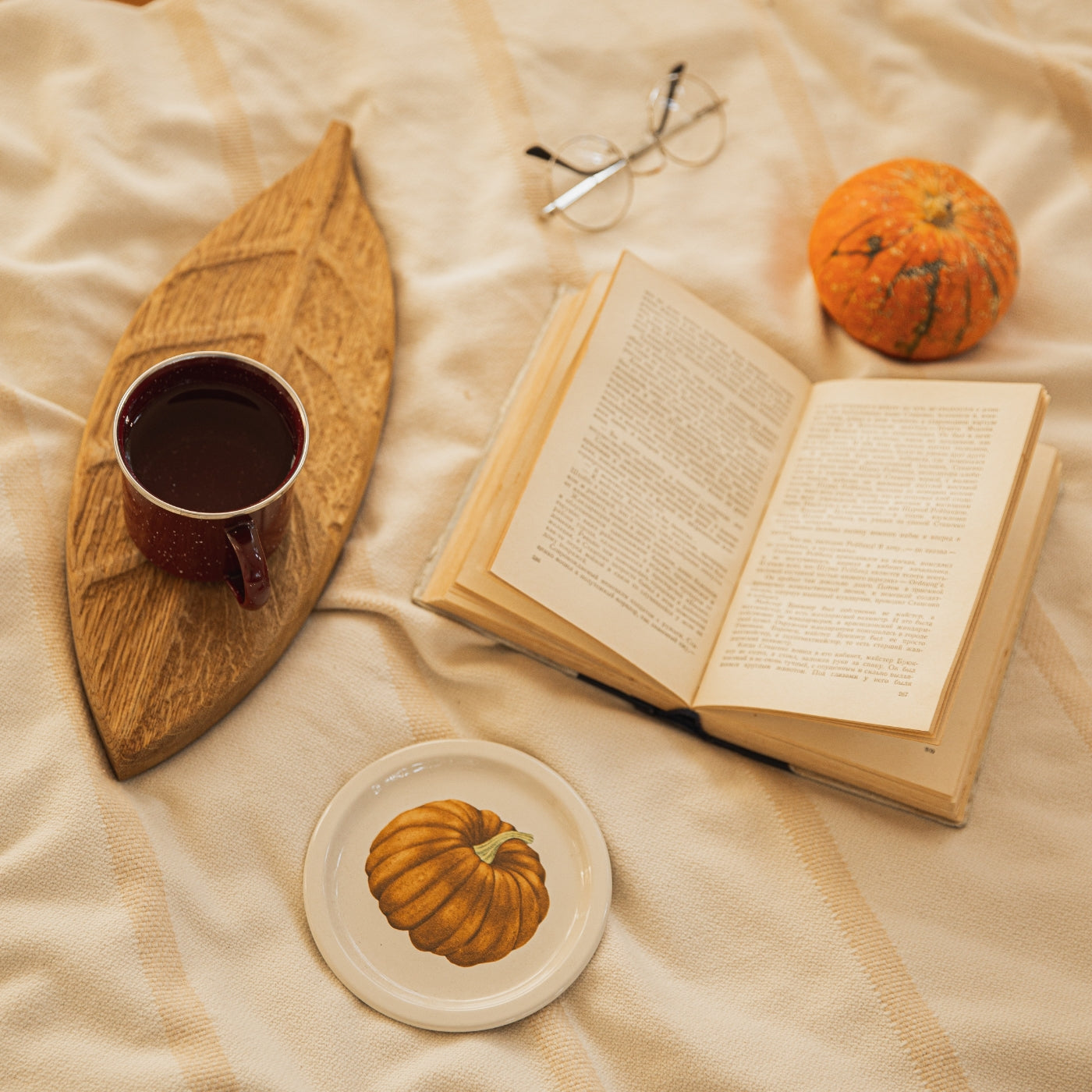 5 Ways to Complete Your Warm and Chic Halloween Decor