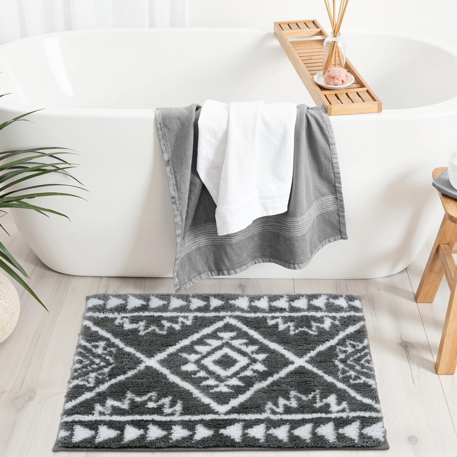 Lahomerugs Boho Bathroom Rugs Black Tribal Bath Mat Western Non-Slip Absorbent Bath Rug Bath mats Plush Soft Farmhouse Geometric Bathroom Floor Mat for Shower Toilet Tub, 18x26 inch Lahomerugs Lahome