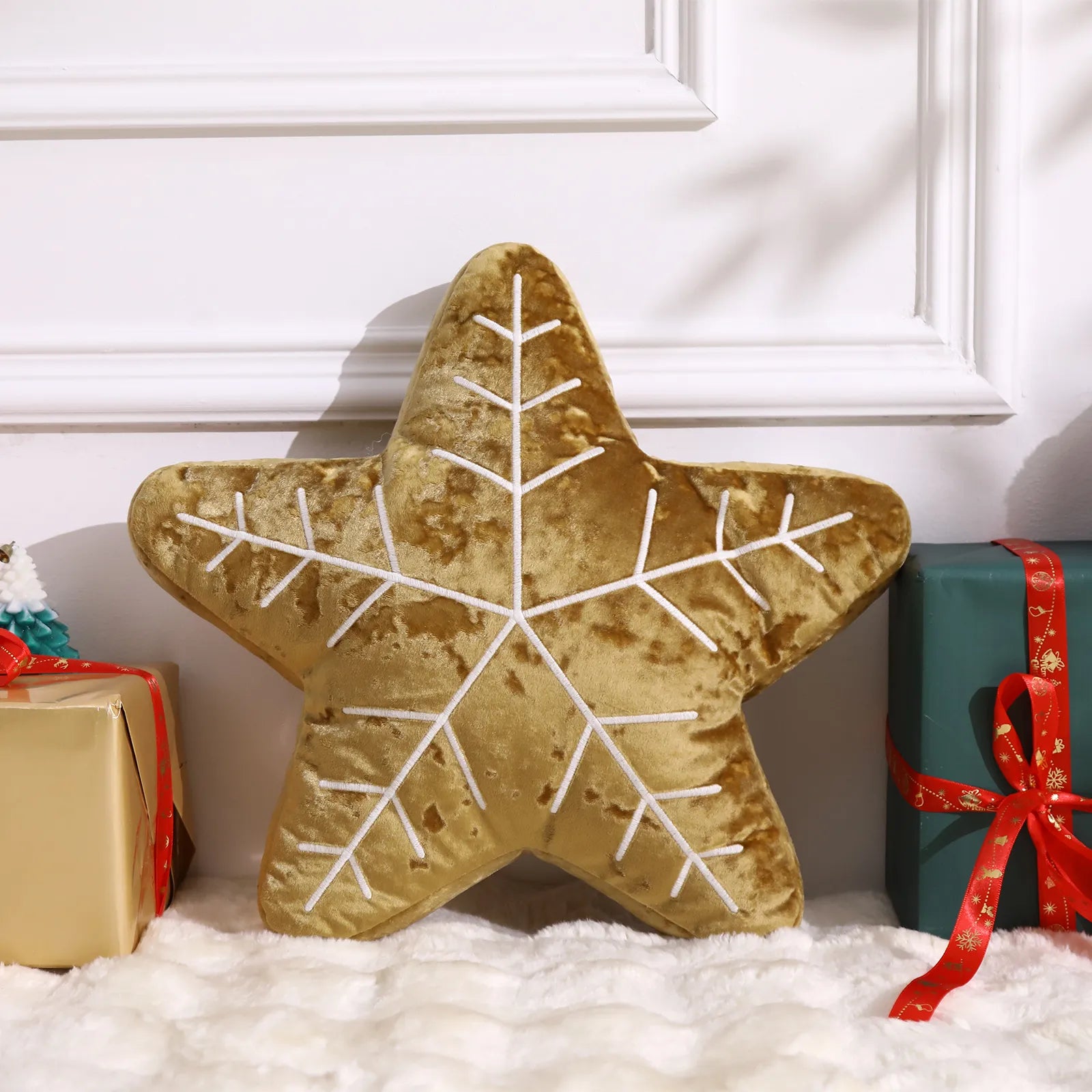 Apogee Christmas Star Shape Plush Pillow Pillow Lahome 17.7' x 17.7'