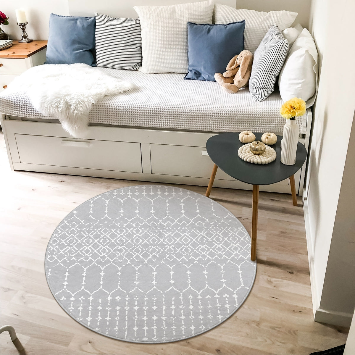 Hana Moroccan Geometric Grey Area Rug