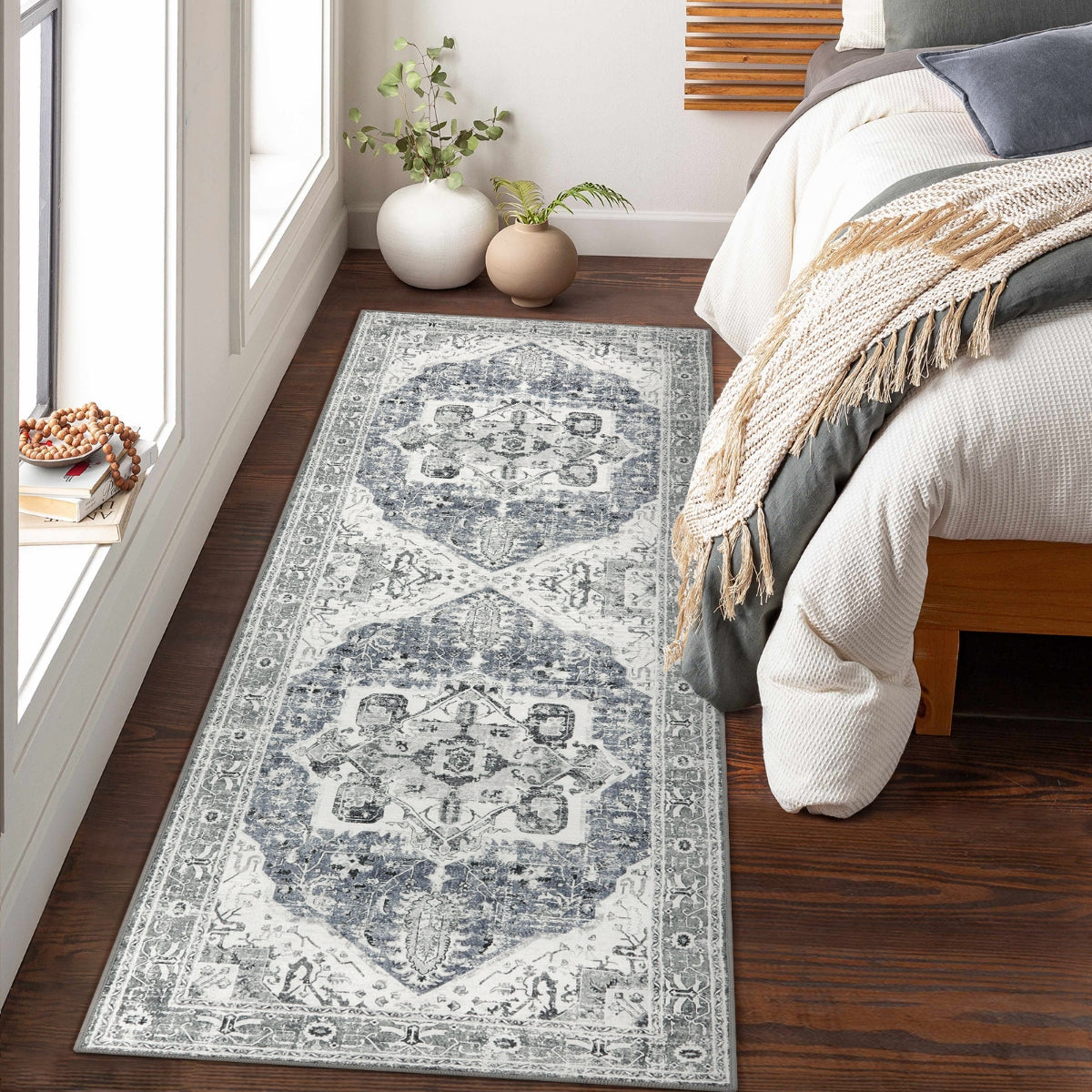 Harriet Traditional Medallion Distressed Grey Area Rug