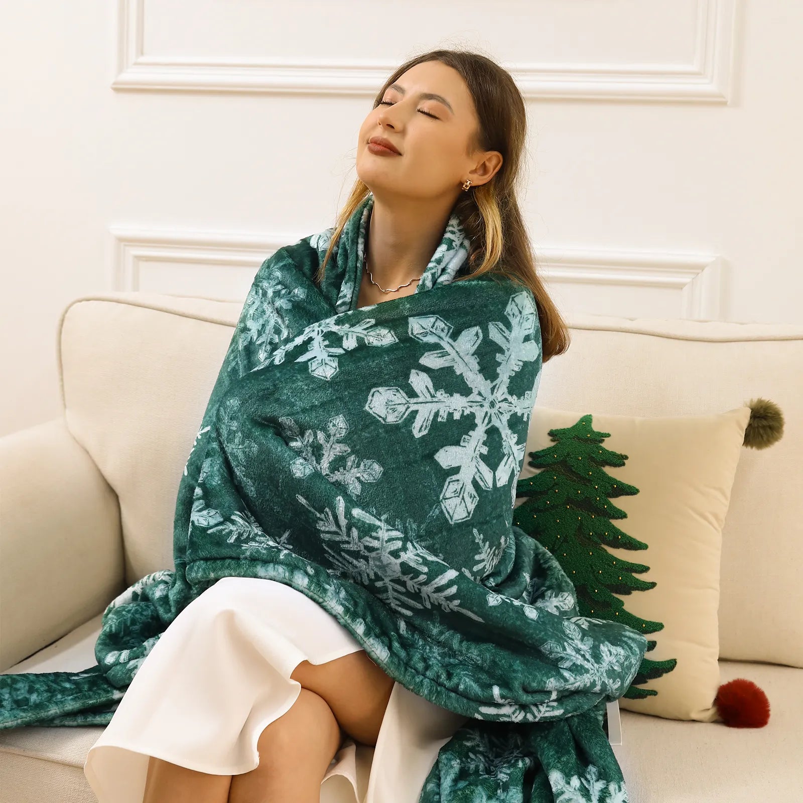 Blaise Christmas Washable Snowflake Green Blanket Blanket Lahome