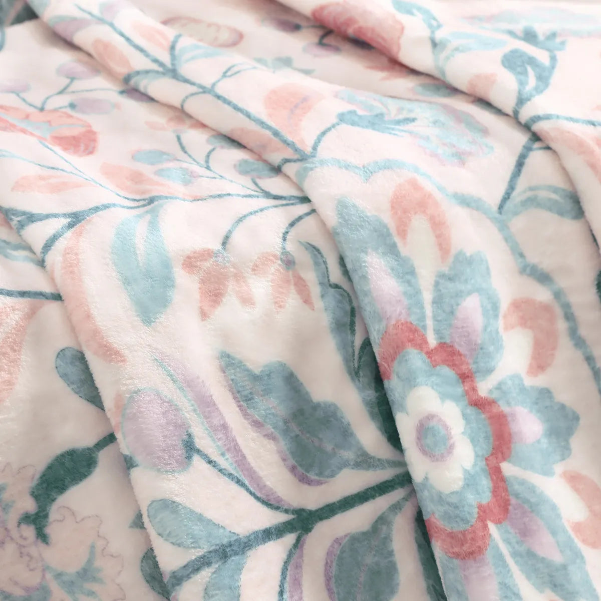 Fernel Washable Vintage Traditional Floral Pink Throw Blanket Blanket Lahome