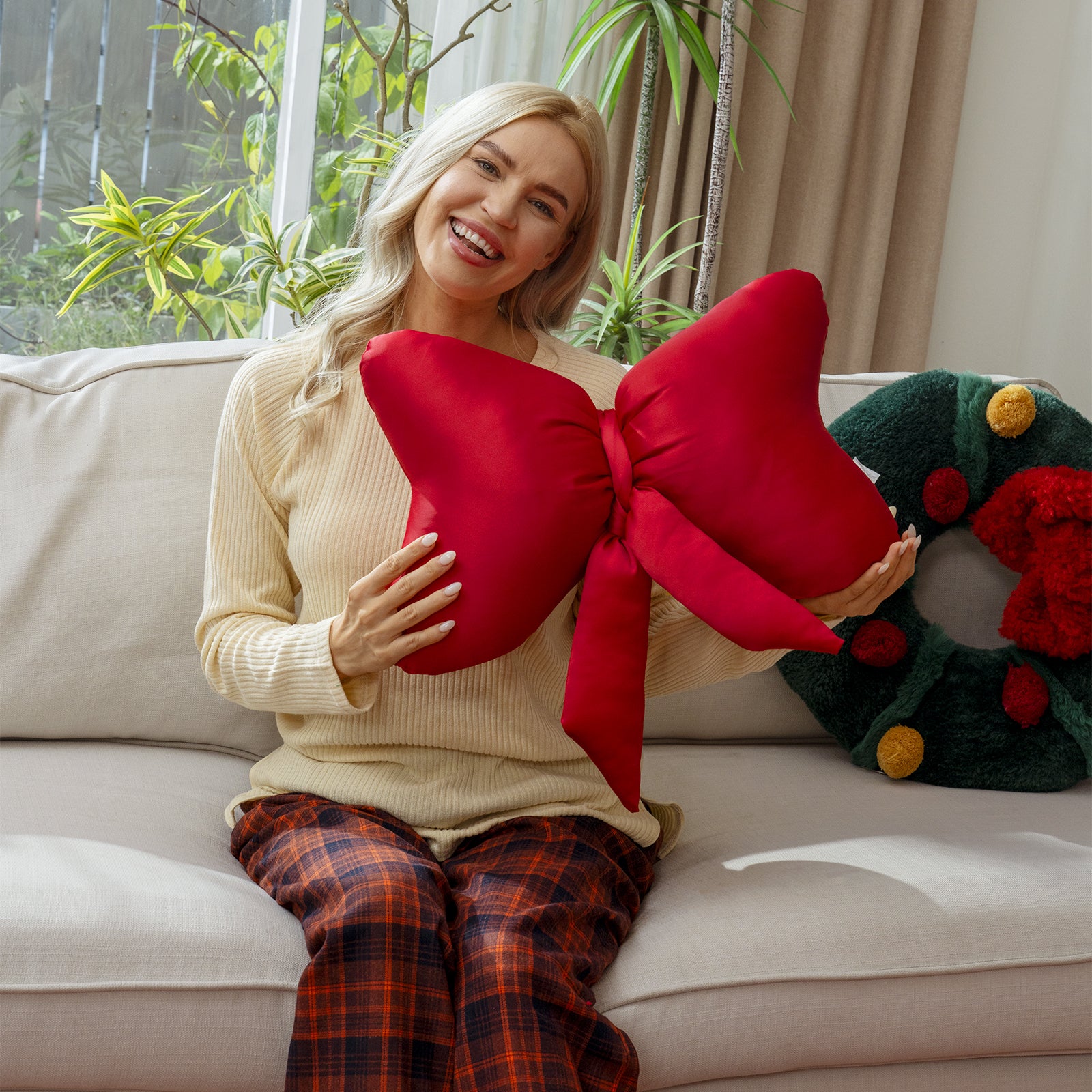 Jacques Christmas Elegant Bow Red Pillow Pillow Lahome