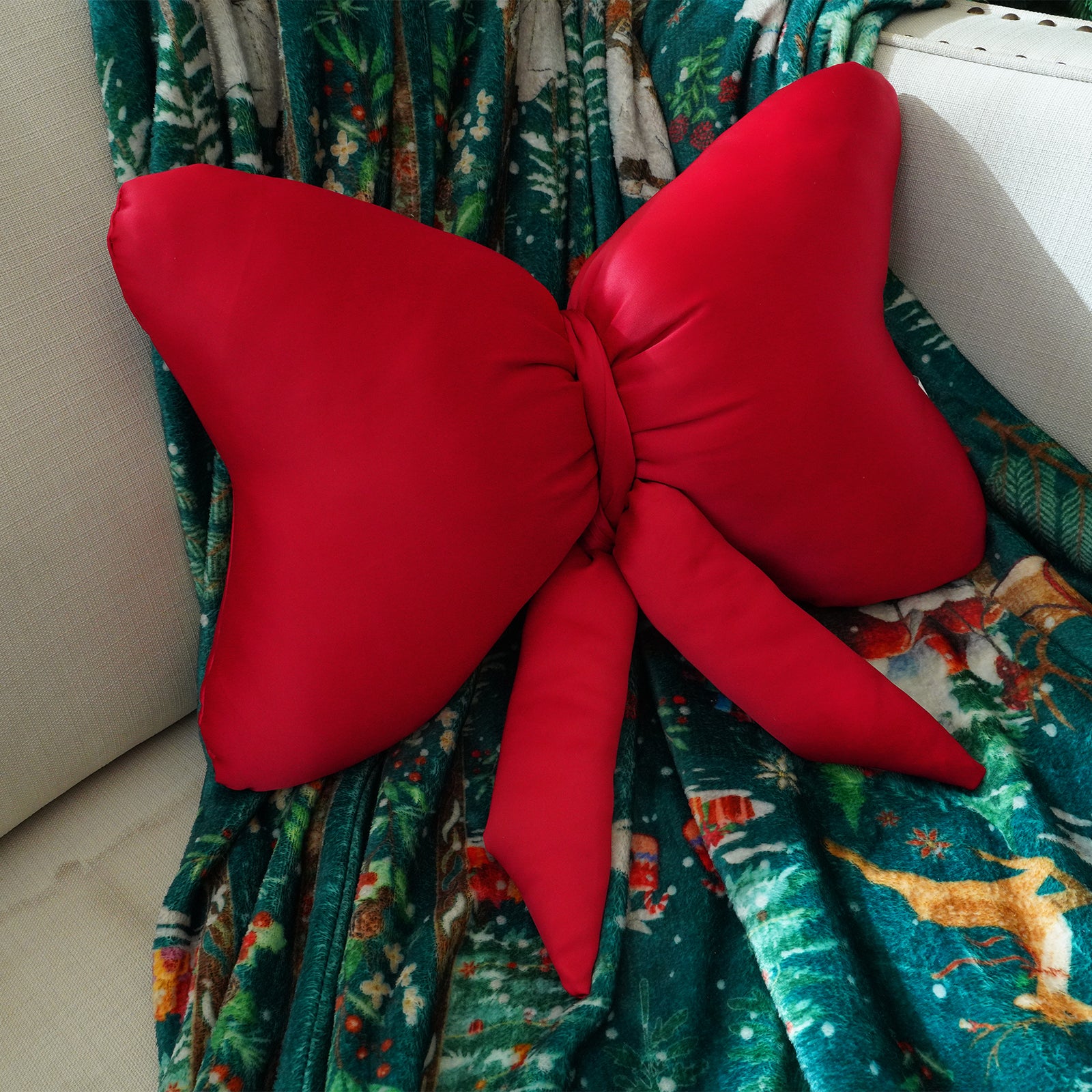 Jacques Christmas Elegant Bow Red Pillow Pillow Lahome
