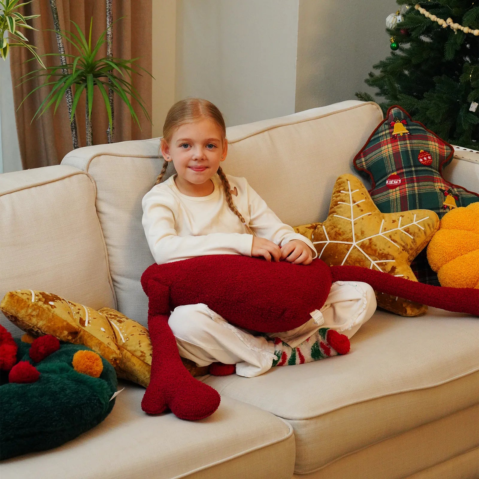 Ophelie Christmas Tree Red & Green Plush Pillow Pillow Lahome