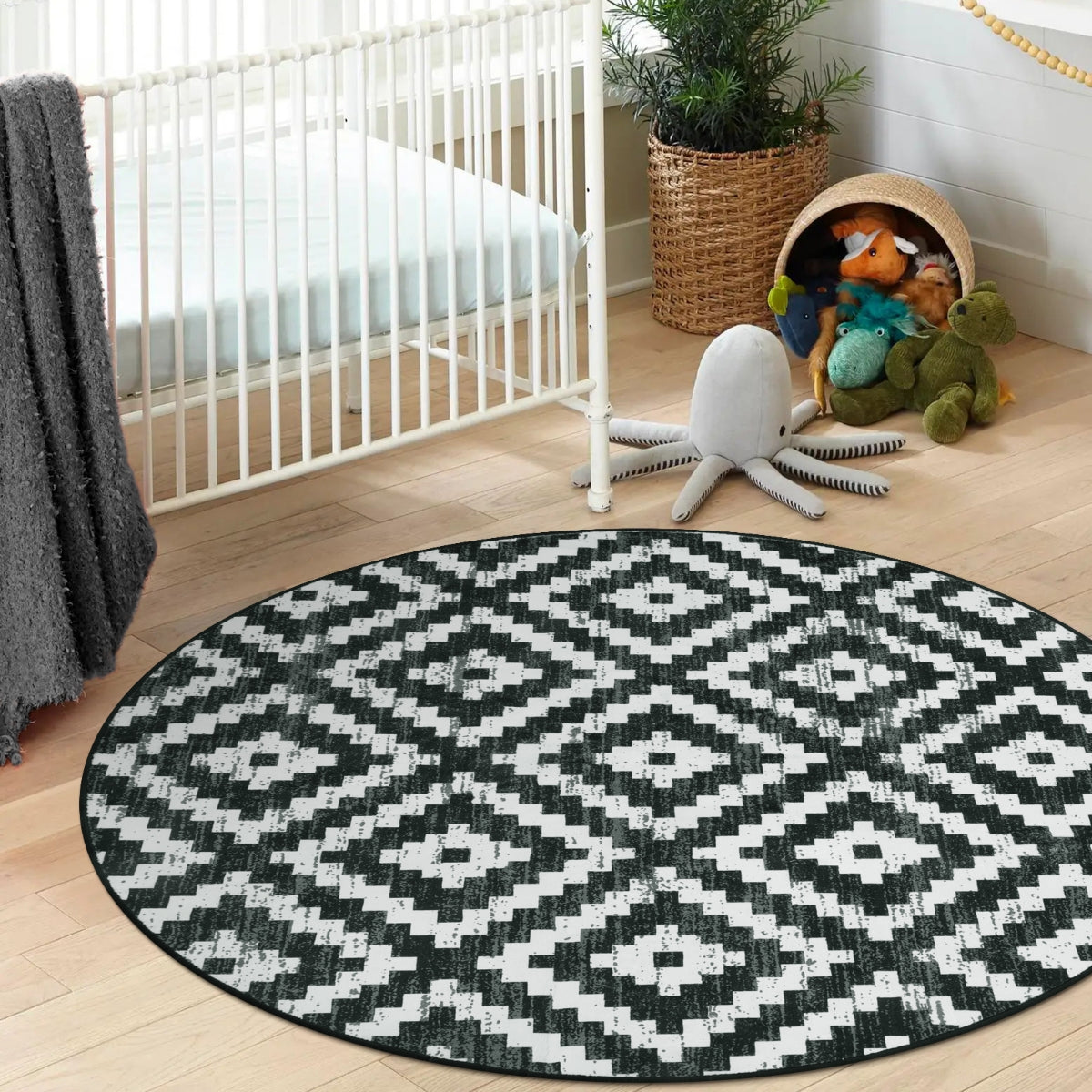 Modern Moroccan Geometric Kilim Rug