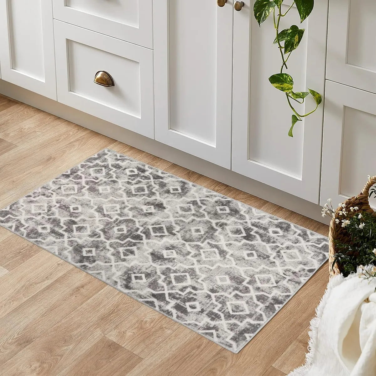Sierra Moderner Stil Marokkanisches Muster Waschbarer Teppich in Grau Area Rugs Lahome